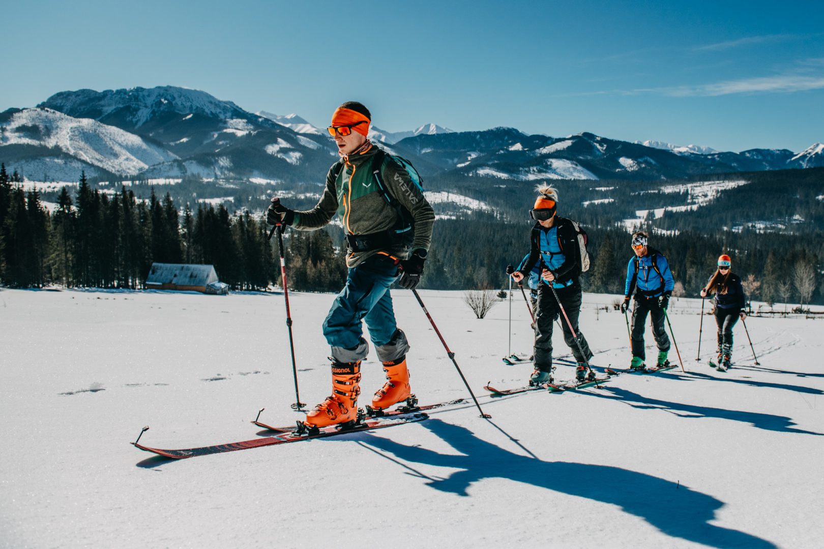 Marzec na skitourach – zapraszamy do wypożyczalni nart i snowboardów w Zakopanem